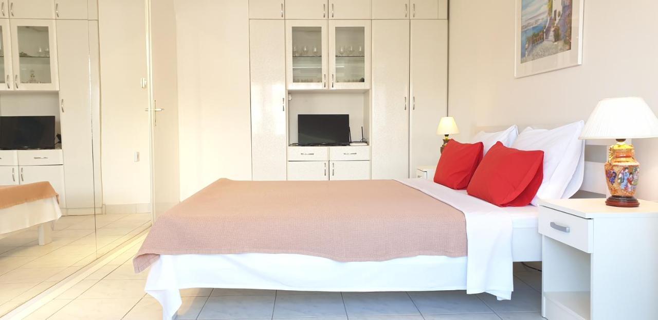 The White Apartment โอครีด ภายนอก รูปภาพ